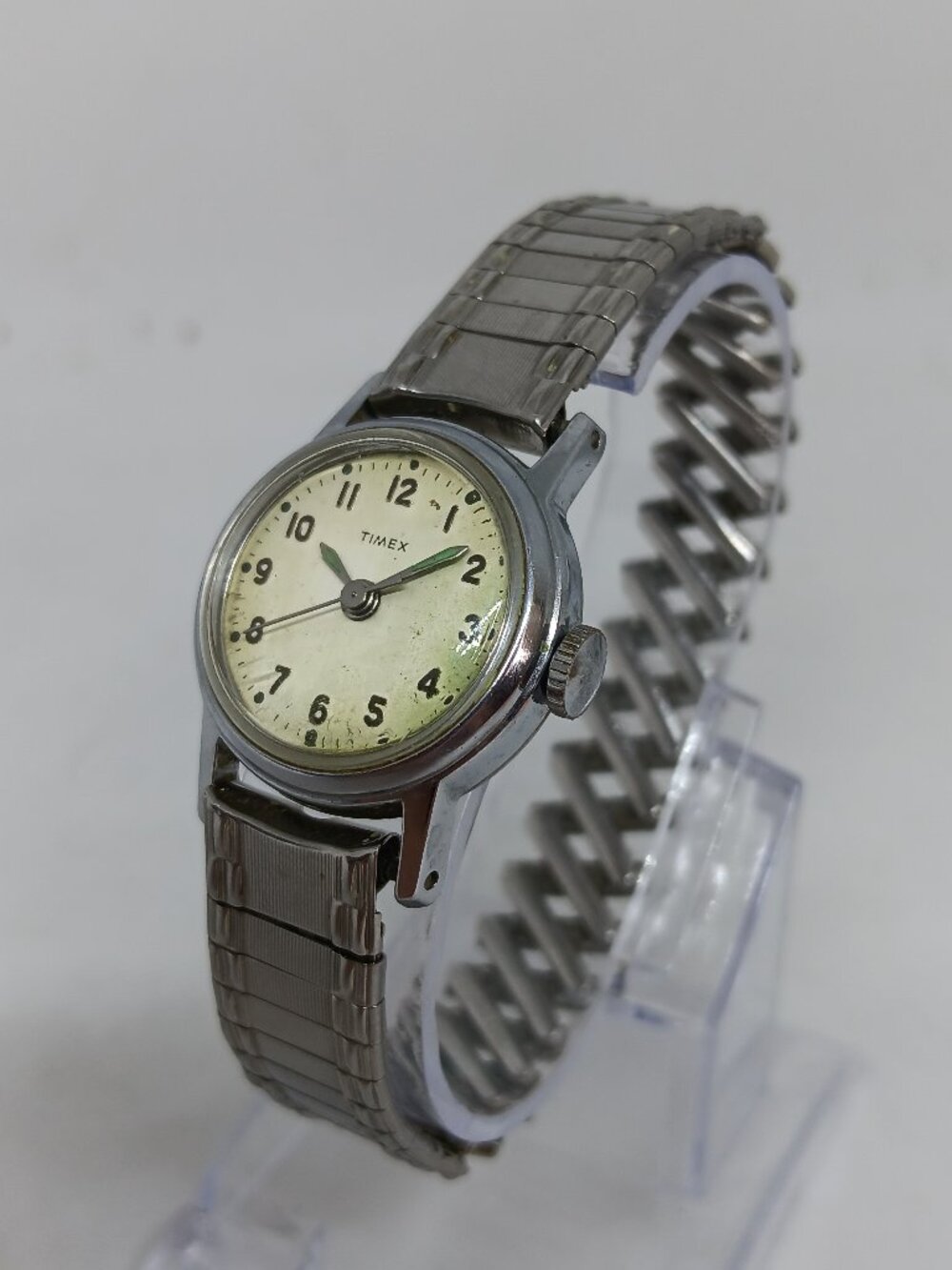 VINTAGE 1978 Timex 101778 Women's 24mm Manual Wind Silver Tone Sport Watch